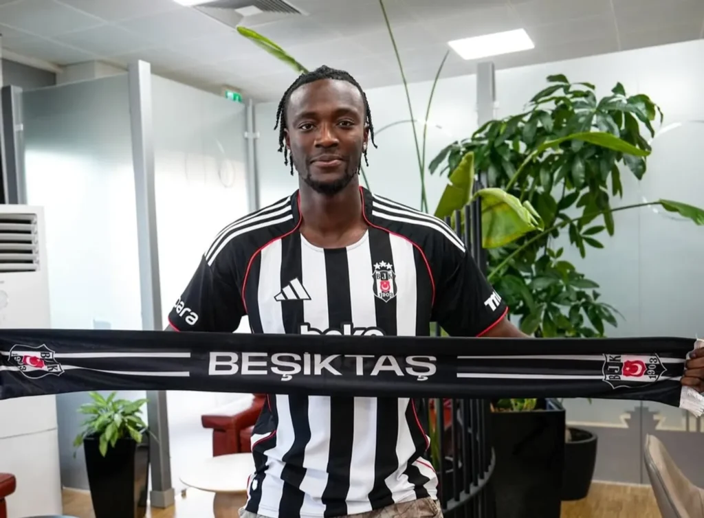 5b8728a416a7f58f986a03fecf66e683b7096ec1b5bff132d8a84fdee42dc319 — Tammy Abraham leaves AS Roma to join Besiktas on loan.