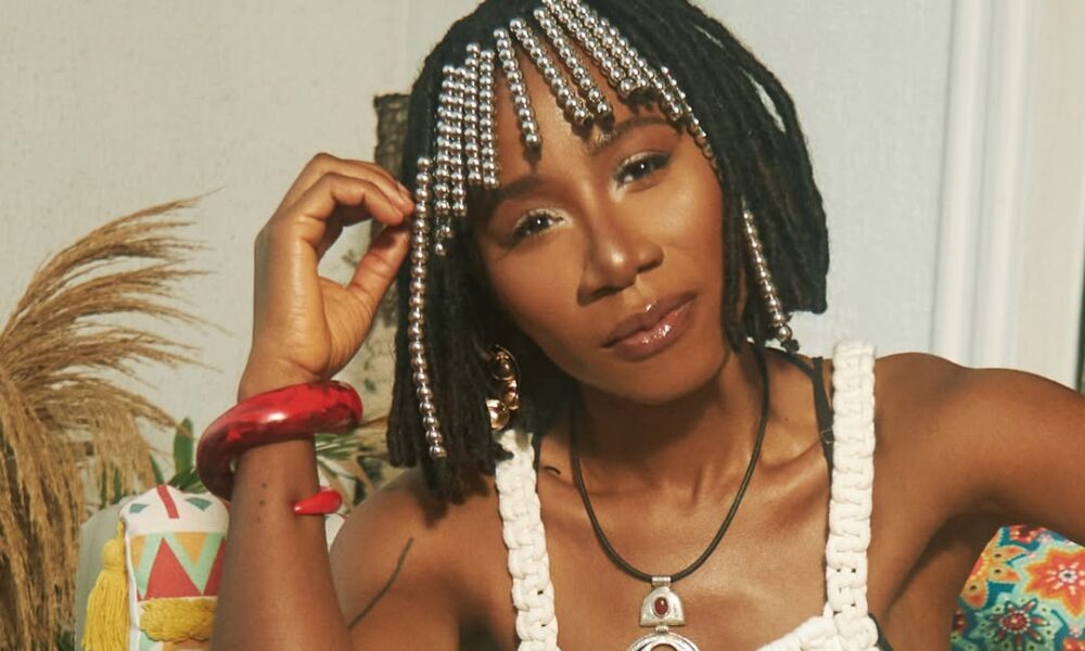 Asa’s White Macramé, Glowing Skin & Silver Fringe Just Took Over Our Timelines 1 saveclip.app 642139635 18575788861011340 7231415090207855145 n 1000x600.jpg